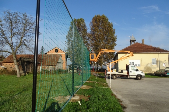 Postavljena zaštitna mreža na dječjem igralištu u Crncu