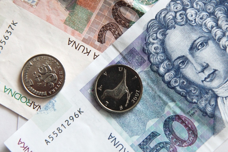 Isplata božićnice umirovljenicima i osobama u socijalno – materijalnoj potrebi